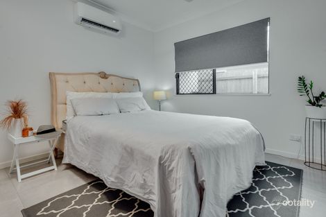 Property photo of 25 Charringa Link Smithfield QLD 4878