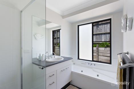 Property photo of 4 Sabu Court McDowall QLD 4053