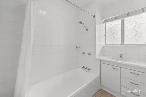 Property photo of 2/55 Kitchener Road Ascot QLD 4007