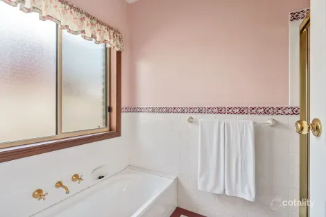 Property photo of 10 Henning Court Novar Gardens SA 5040