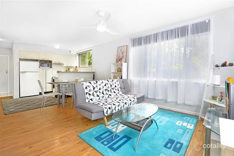 Property photo of 4/27 Enderley Avenue Surfers Paradise QLD 4217