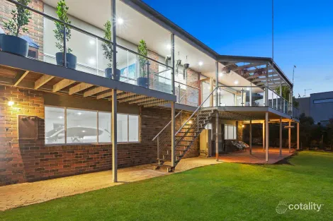 4 Phyllis Pde, Rye, VIC 3941