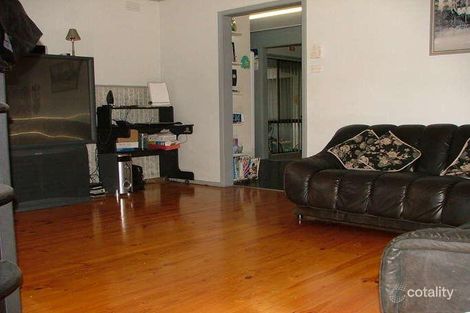 Property photo of 10 Regal Avenue Hallam VIC 3803