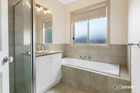 Property photo of 2/4 Hyperno Court Keilor Downs VIC 3038
