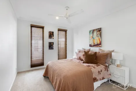 Property photo of 2/6 Comore Drive Varsity Lakes QLD 4227