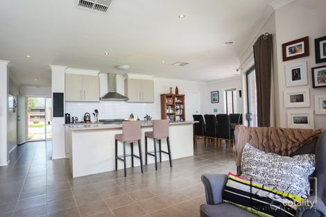Property photo of 6 Arinya Close Ascot VIC 3551