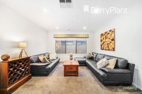 Property photo of 12 Inspiration Circuit Pakenham VIC 3810