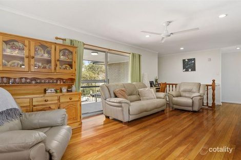 Property photo of 31 Emblem Street Jamboree Heights QLD 4074