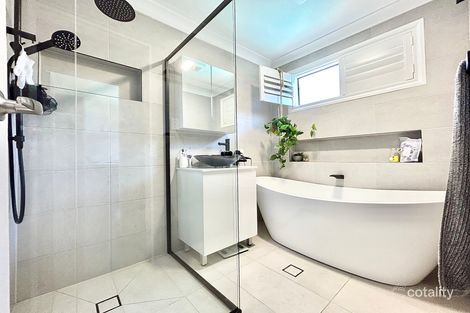 Property photo of 35 Poplar Crescent Bradbury NSW 2560
