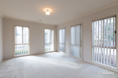 Property photo of 5/6A Iris Place Pakenham VIC 3810
