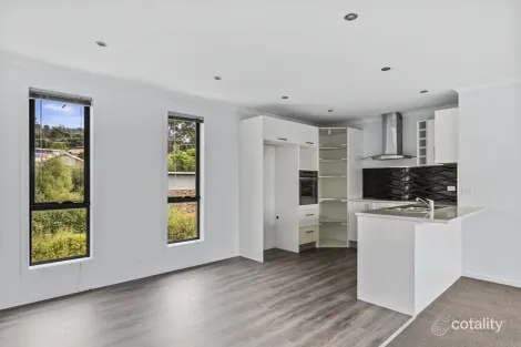 4/3 Wells Pde, Blackmans Bay, TAS 7052