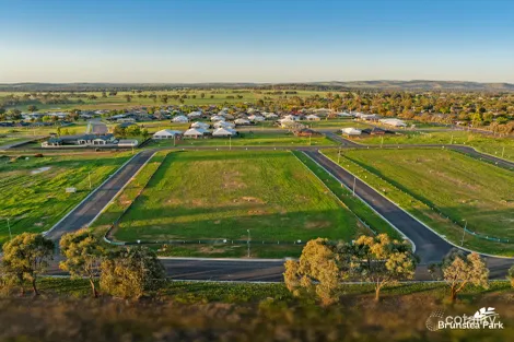 Property photo of 34 Blackwood Circuit Forest Hill NSW 2651