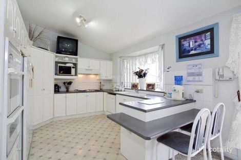 Property photo of 25 Flinders Crescent Hinchinbrook NSW 2168