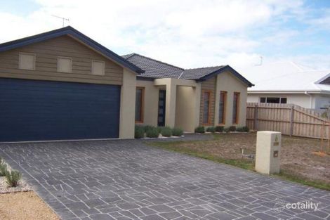 Property photo of 6 Surrey Place Inverloch VIC 3996