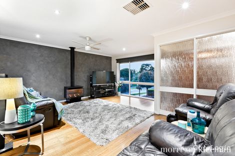 Property photo of 3 Buvelot Place Mill Park VIC 3082