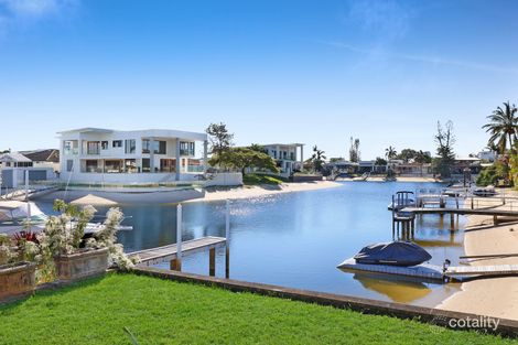 5 Andrea Ave, Broadbeach Waters, QLD 4218
