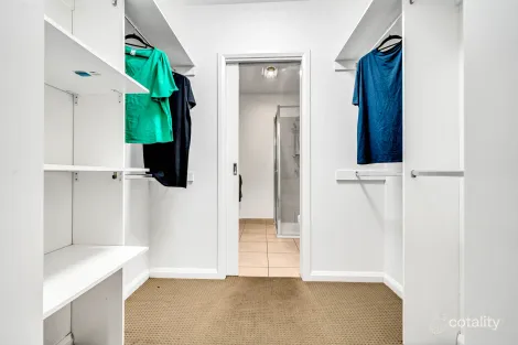 Property photo of 13 Savernake Road Mickleham VIC 3064