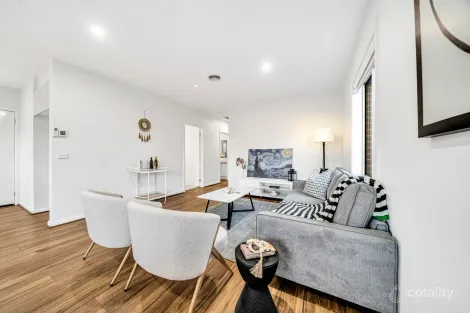 Property photo of 13 Savernake Road Mickleham VIC 3064