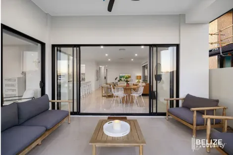 Property photo of 269 Harbour Boulevard Jacobs Well QLD 4208