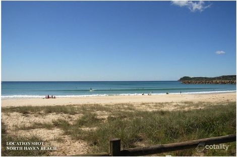 Property photo of 10 Boronia Crescent North Haven NSW 2443