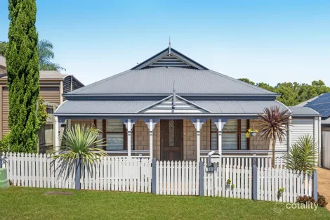 12 Gloucester St, Waterford, QLD 4133