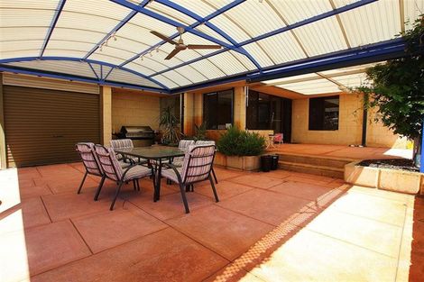 3 Hayes Rd, Leeming, WA 6149