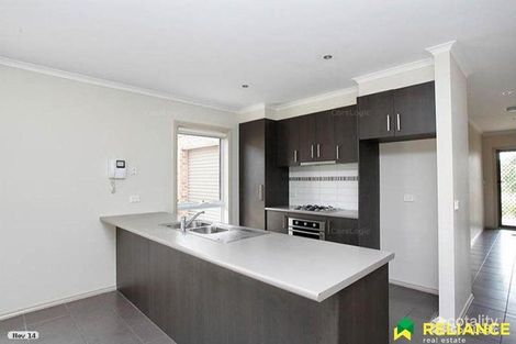 Property photo of 13 Wakefields Drive Brookfield VIC 3338