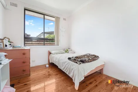 Property photo of 64 Gowlland Parade Panania NSW 2213