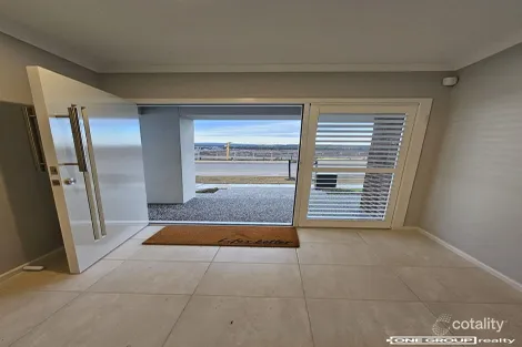 Property photo of 116 Newbridge Boulevard Wallan VIC 3756