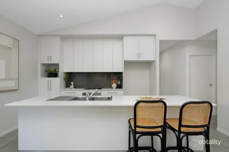 Property photo of 42 Elford Place Mount Louisa QLD 4814