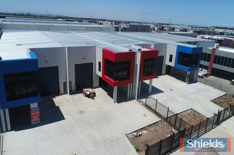 2/49 Eucumbene Dr, Ravenhall, VIC 3023