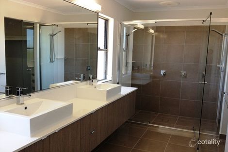 Property photo of 19 Makybe Diva Drive Ooralea QLD 4740