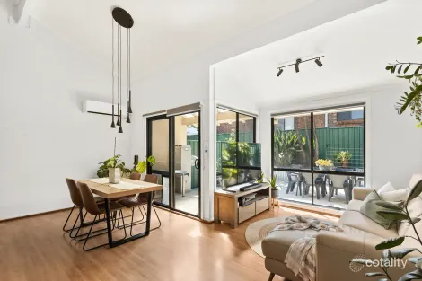 Property photo of 2/23 Grasmere Street Mount Saint Thomas NSW 2500