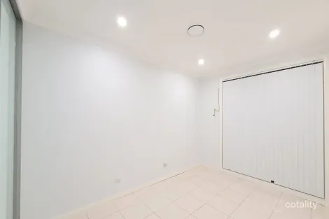 Property photo of 34 Kenyon Crescent Doonside NSW 2767