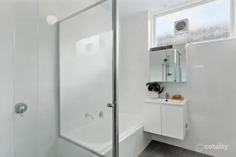 Property photo of 3/13 Elm Grove McKinnon VIC 3204