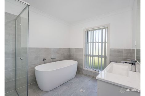 Property photo of 17 Hilltop Grove Cliftleigh NSW 2321