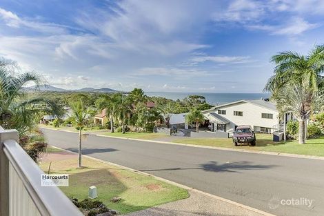 Property photo of 11 Bayview Drive Lammermoor QLD 4703