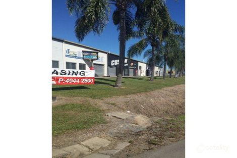 2 Fursden St, Glenella, QLD 4740