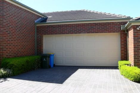 2/75 Durham Rd, Surrey Hills, VIC 3127