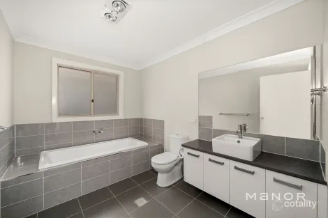 Property photo of 2 Lakefield Avenue North Kellyville NSW 2155