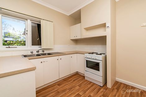 19 Oakland Ave, Cloverdale, WA 6105