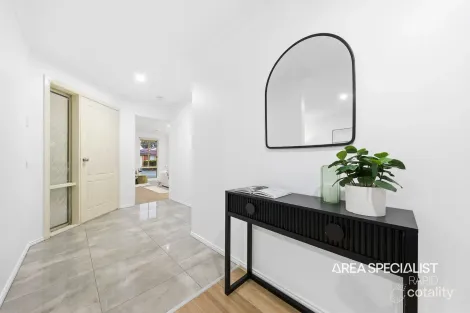 Property photo of 39 Strabane Way Hampton Park VIC 3976