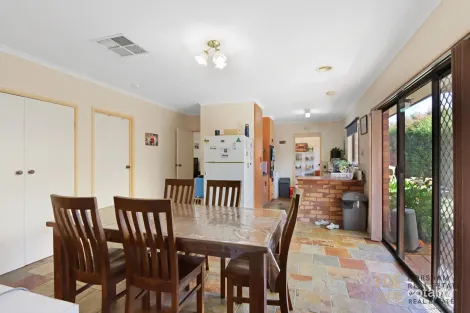 Property photo of 9 De Castella Drive Horsham VIC 3400