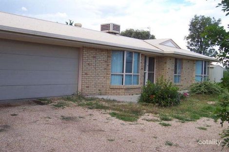 Property photo of 30 Cowan Crescent Emerald QLD 4720