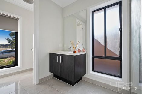 Property photo of 3 Arcadia Drive Weir Views VIC 3338