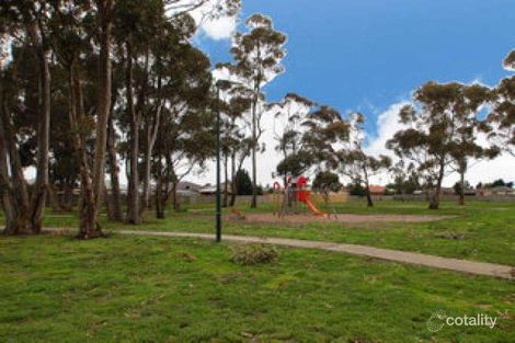 Property photo of 6 Edgecombe Way Roxburgh Park VIC 3064