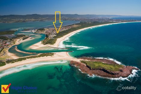 Property photo of 4 Boronia Avenue Windang NSW 2528