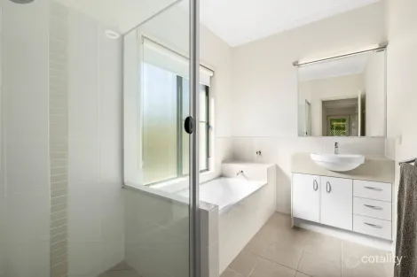 Property photo of 31 Haig Street Wynnum West QLD 4178