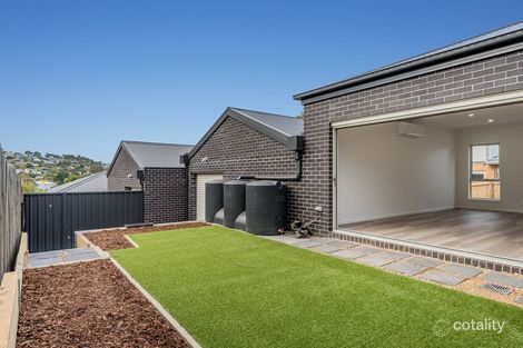 Property photo of 1/258 Roslyn Road Highton VIC 3216