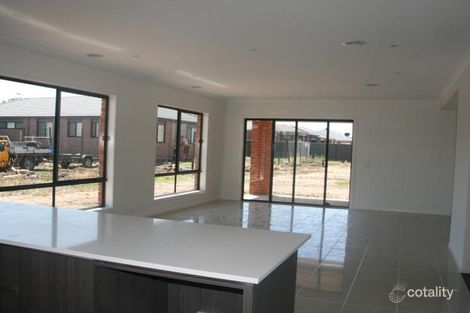 Property photo of 12 Tinnadice Road Cranbourne East VIC 3977